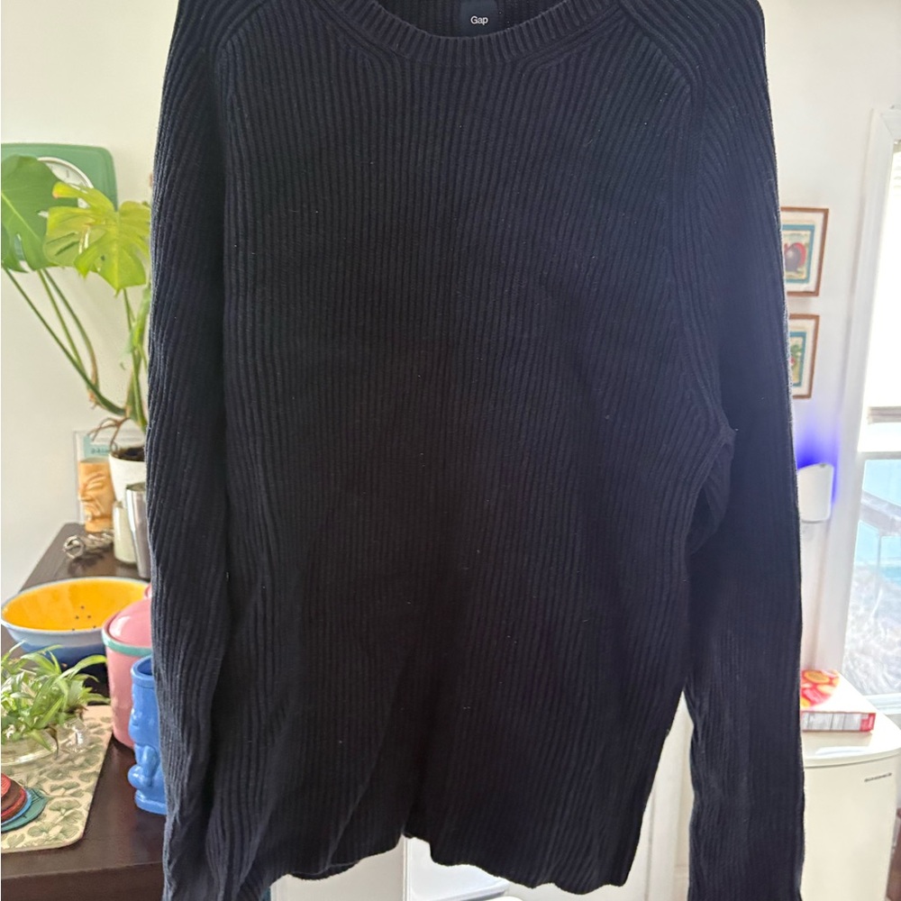 GAP Men's Dark Navy Crewneck Sweater